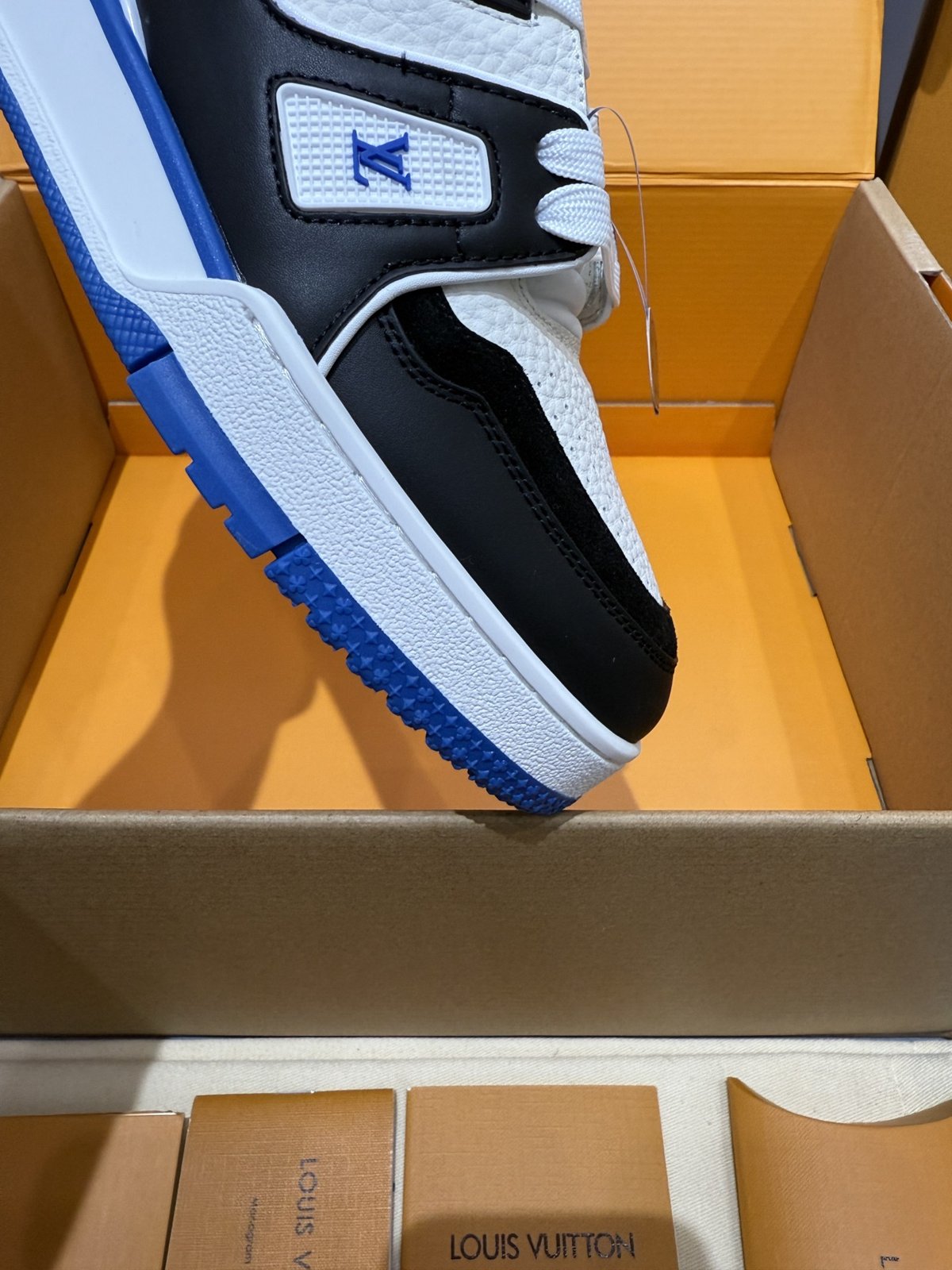 Sneakers Trainer 'Blanc Noir Bleu Roi' — vue 13