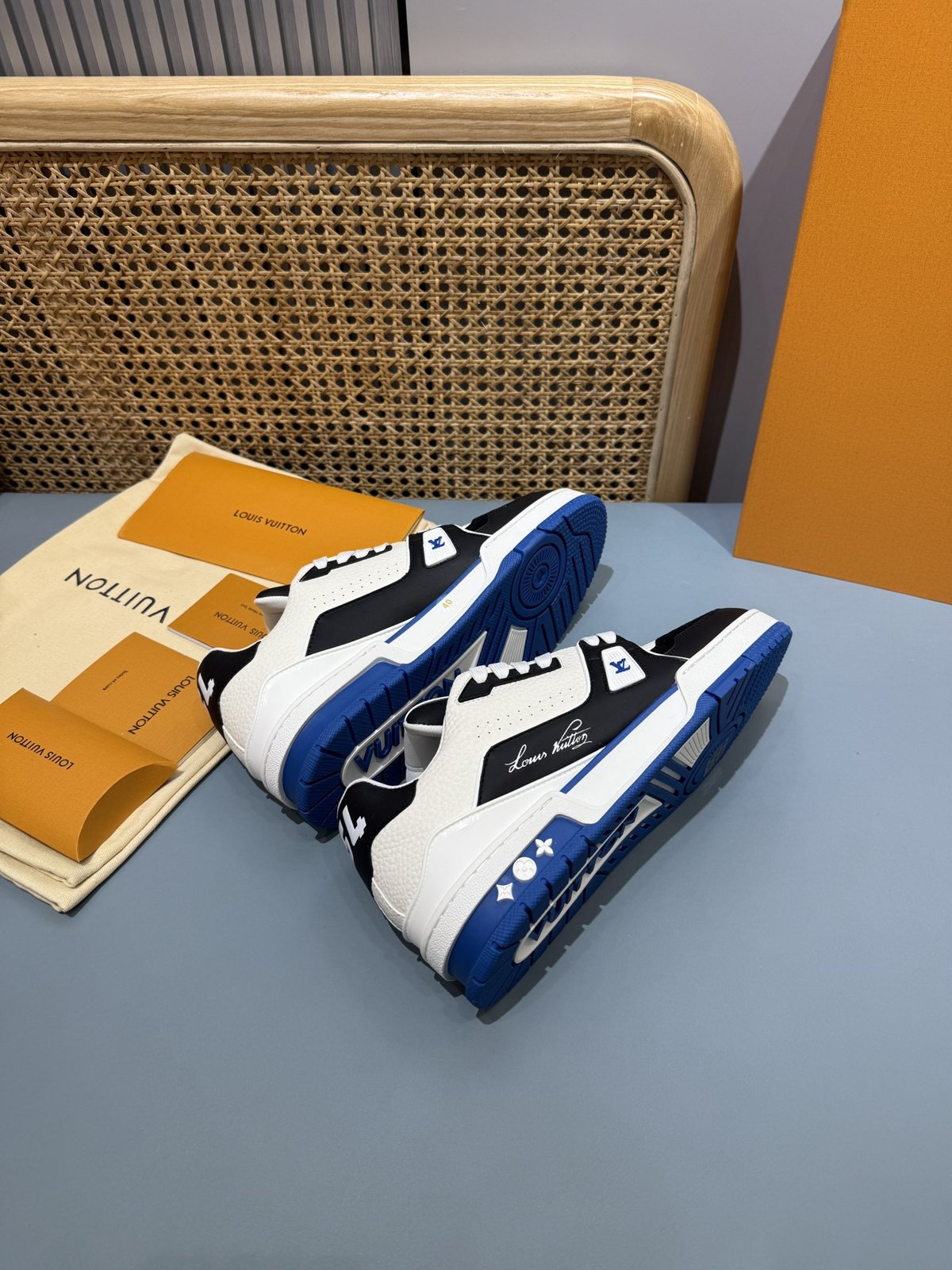 Sneakers Trainer 'Blanc Noir Bleu Roi' — vue 14