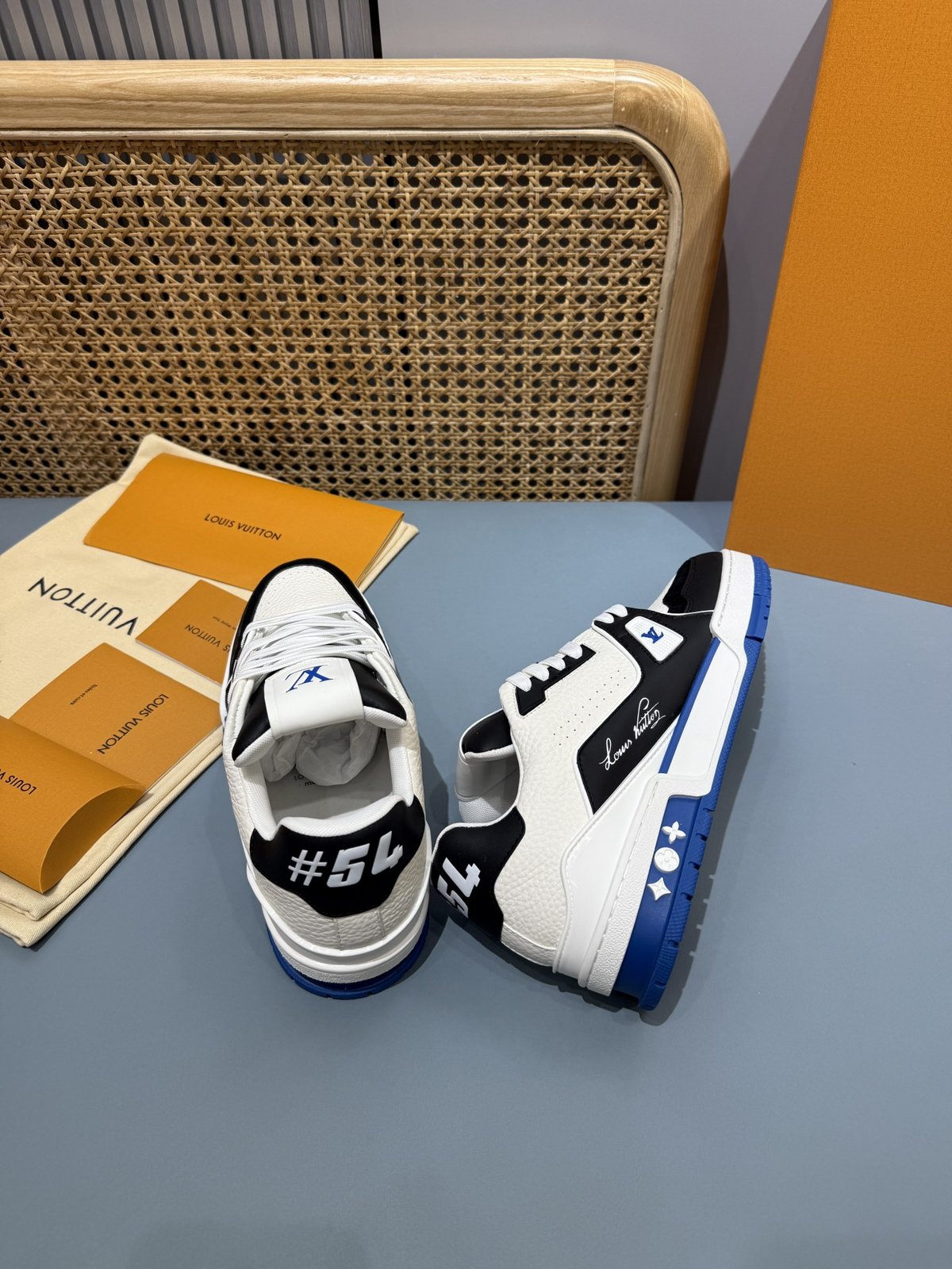 Sneakers Trainer 'Blanc Noir Bleu Roi' — vue 15