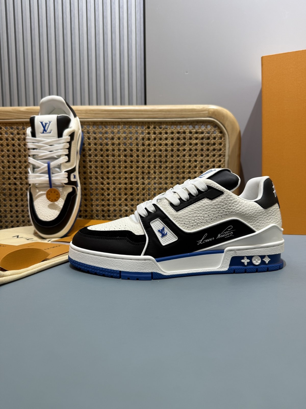 Sneakers Trainer 'Blanc Noir Bleu Roi' — vue 16