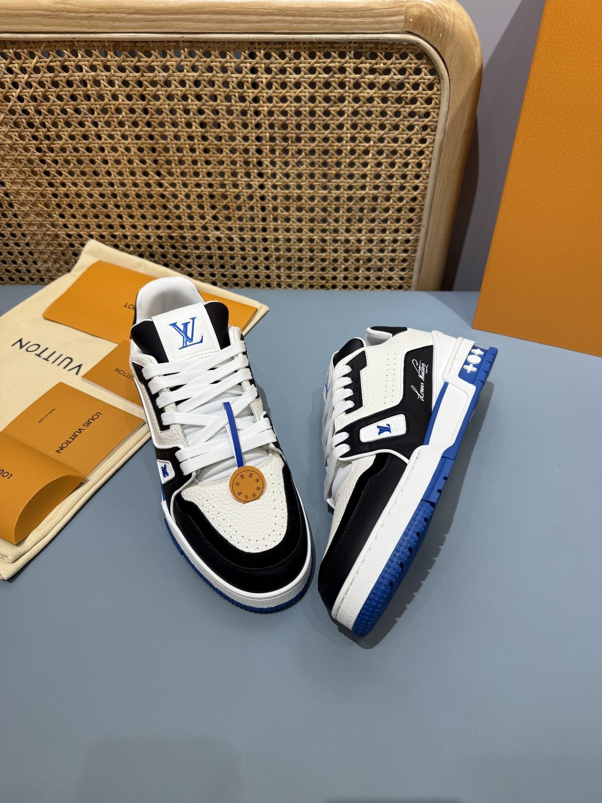 Sneakers Trainer 'Blanc Noir Bleu Roi' — vue 17