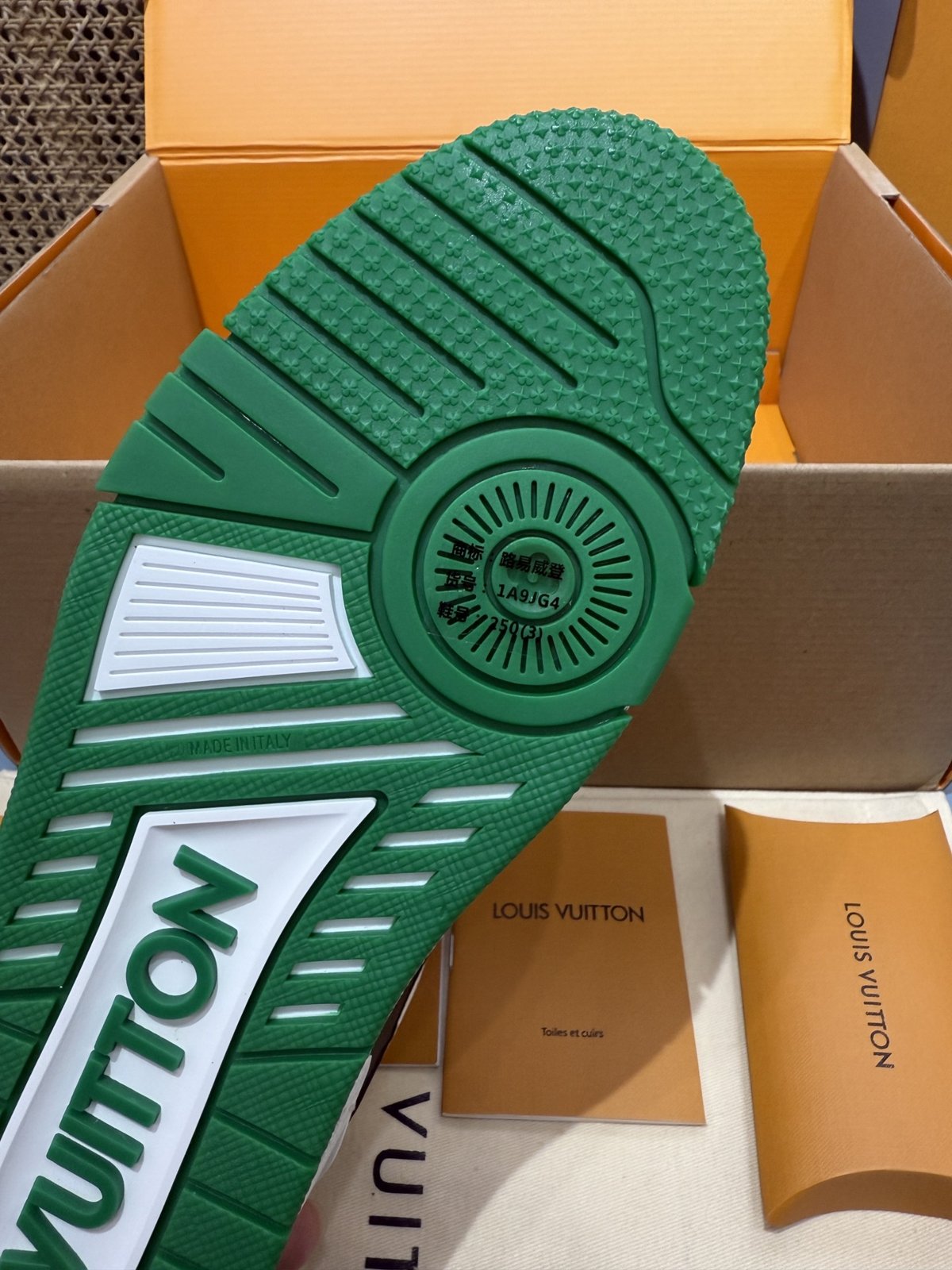 Sneakers Trainer 'Blanc Noir Vert' — vue 12