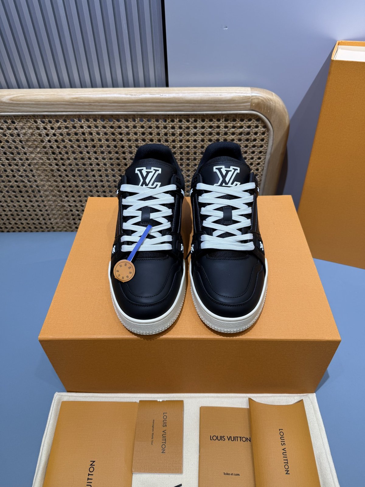 Sneakers Trainer 'Noir Bleu' — vue 4