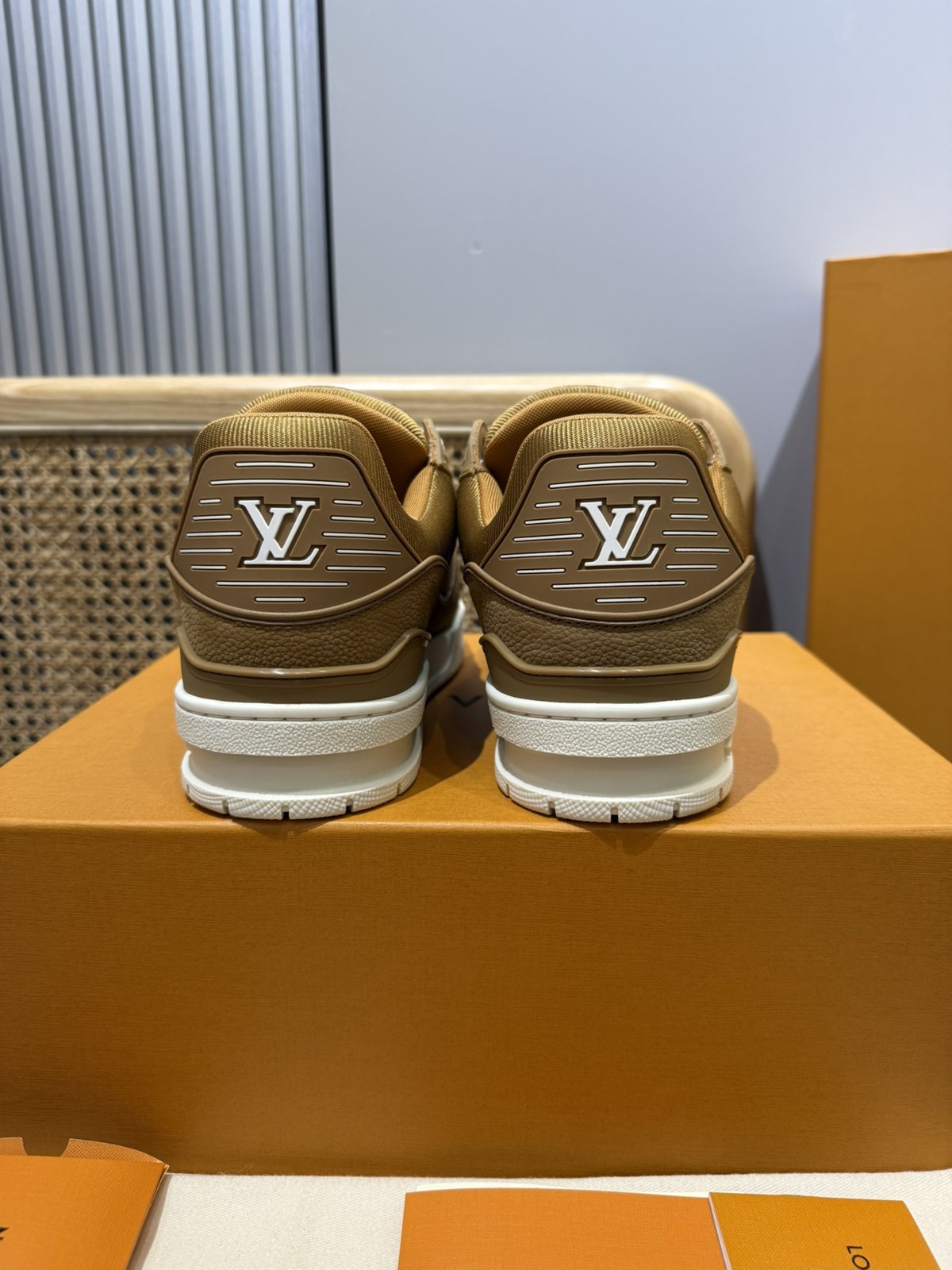 Sneakers Trainer 'Camel' — vue 2
