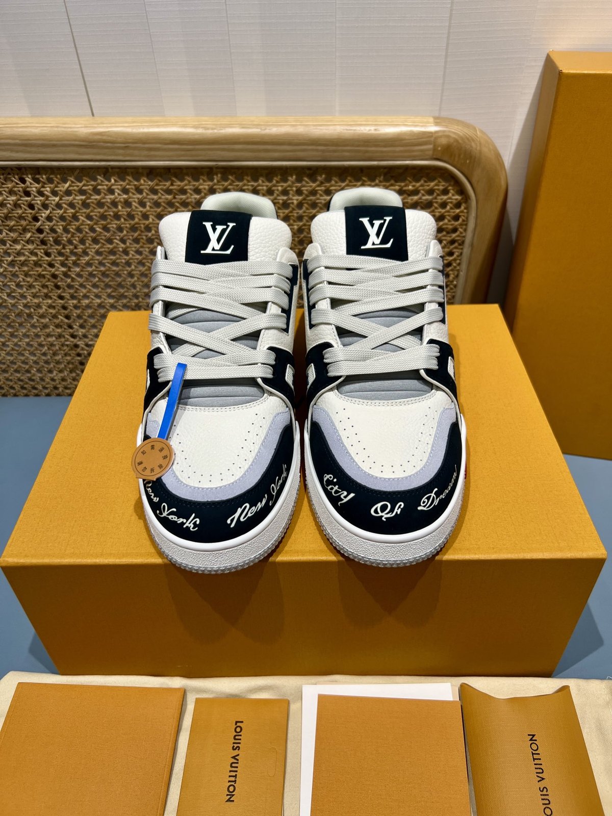 Sneakers Trainer 'Blanc Noir Bleu' — vue 4