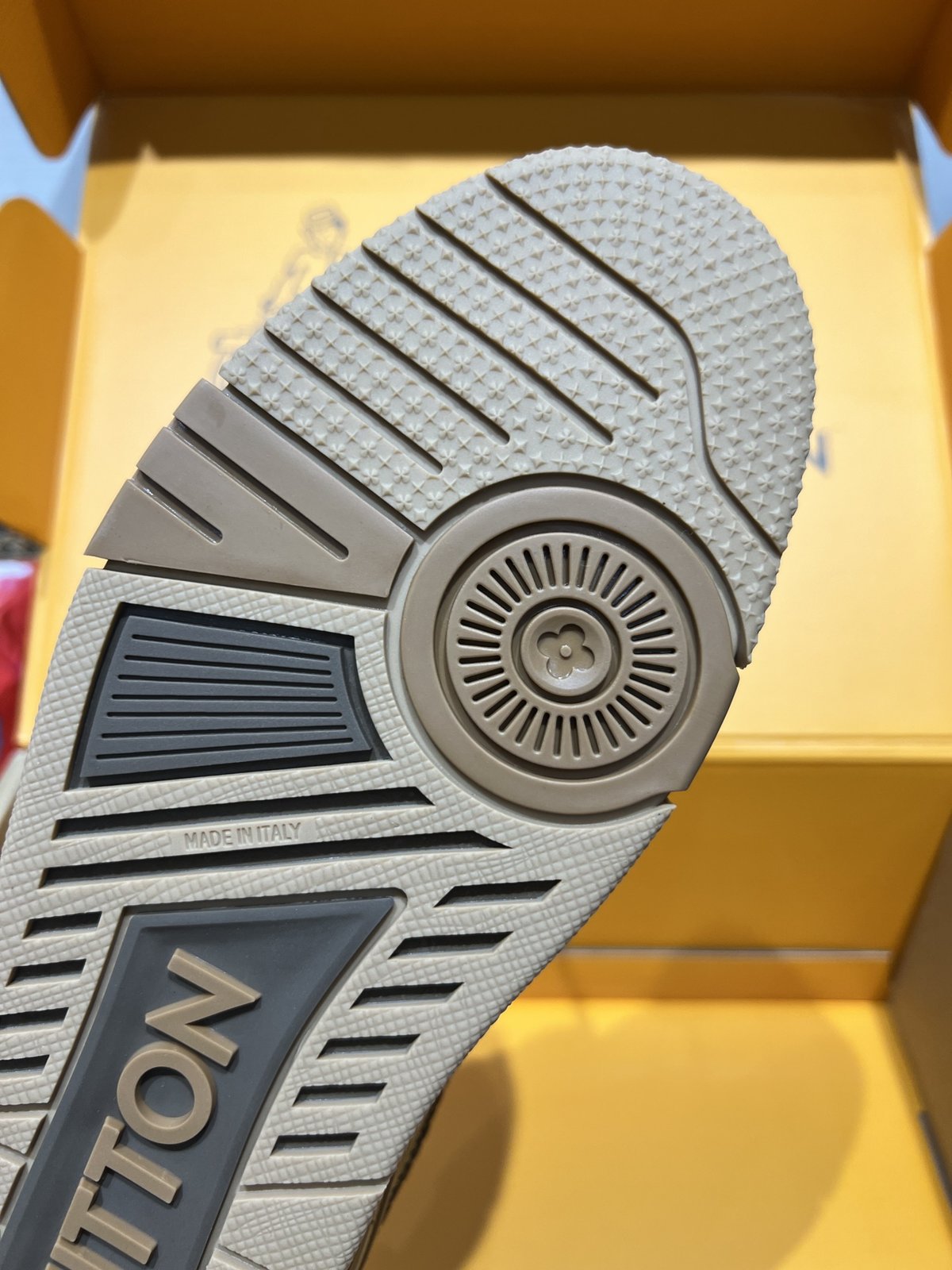 Sneakers Trainer Rivets 'Marron Caramel' — vue 12