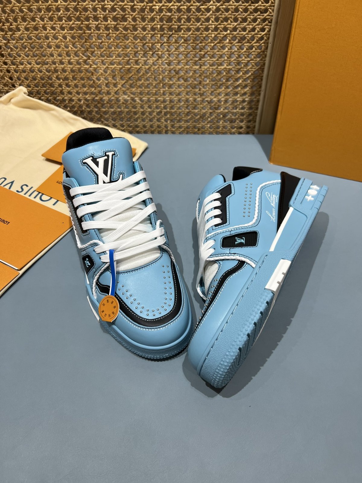 Sneakers Trainer Rivets 'Bleu Ciel' — vue 16