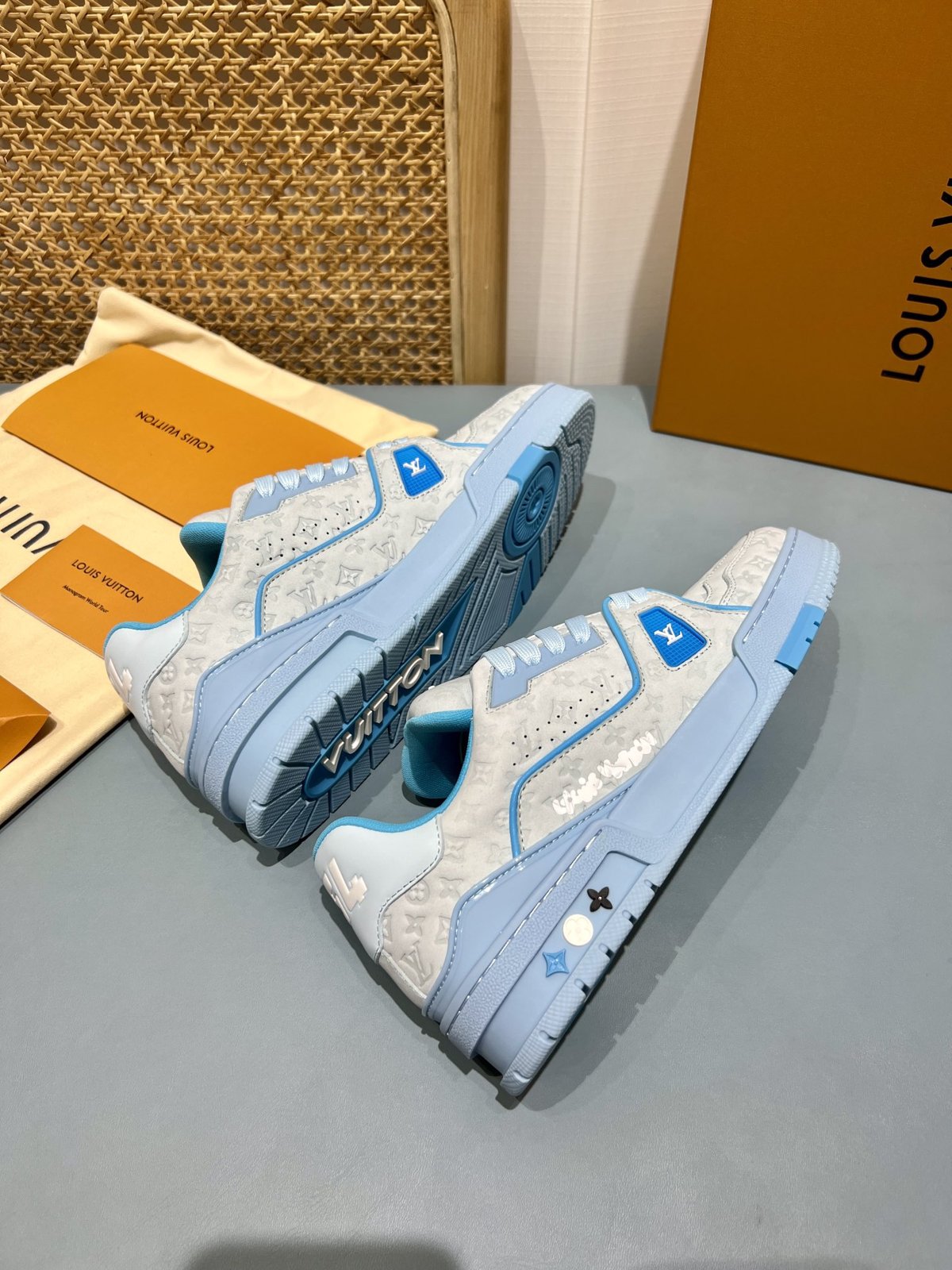 Sneakers Trainer 'Blanc Bleu Monogram' — vue 14