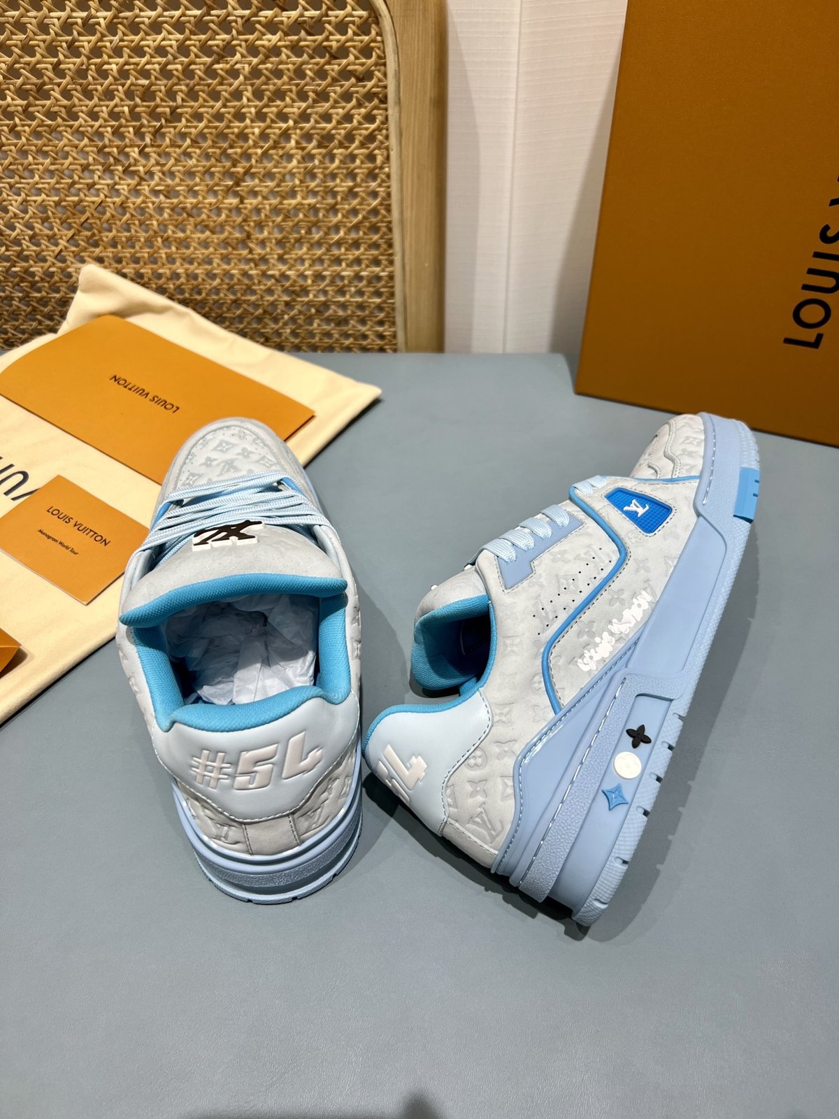 Sneakers Trainer 'Blanc Bleu Monogram' — vue 15