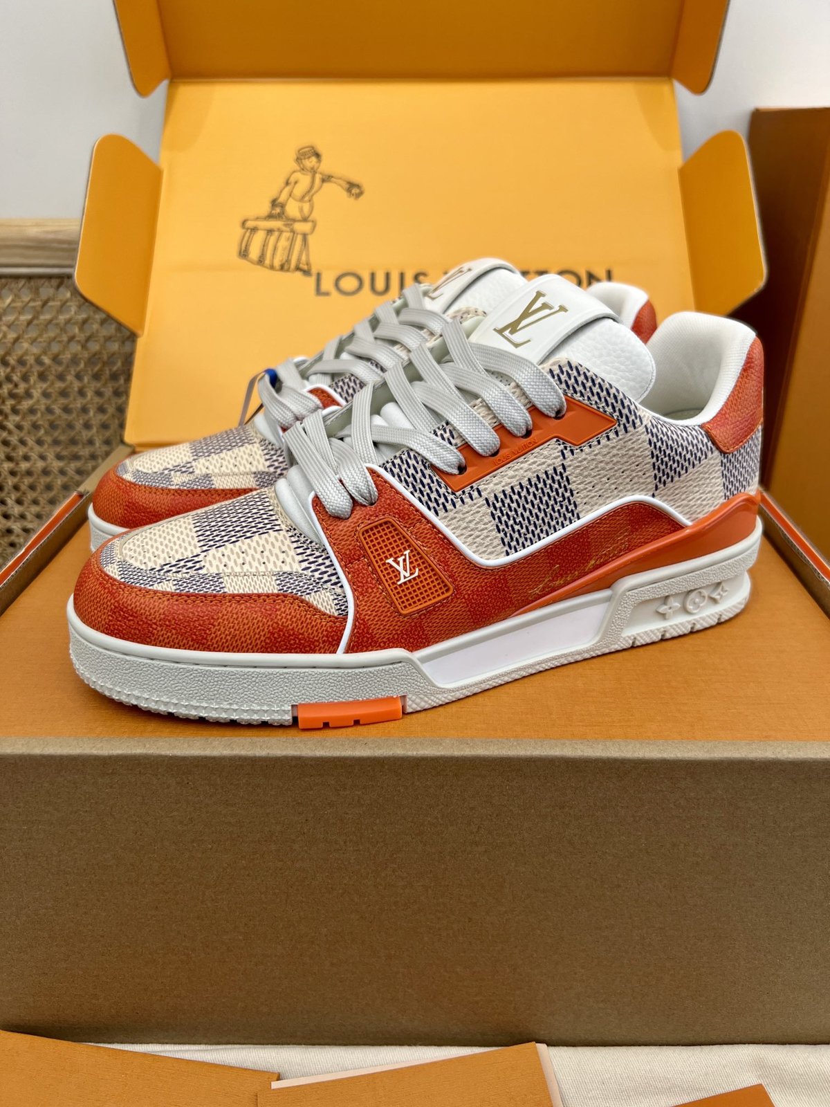 Sneakers Trainer 'Orange Damier' — vue 3