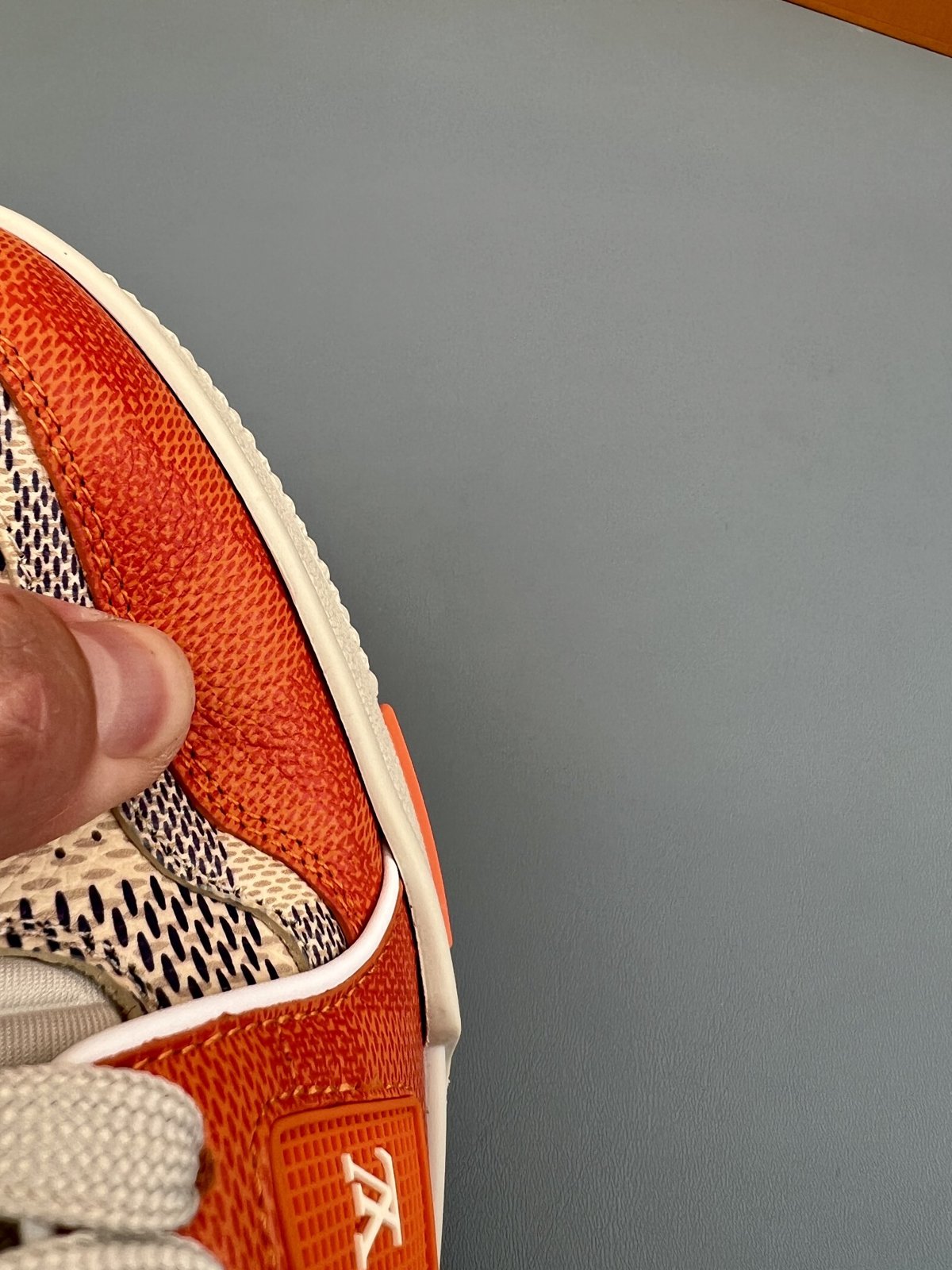 Sneakers Trainer 'Orange Damier' — vue 10