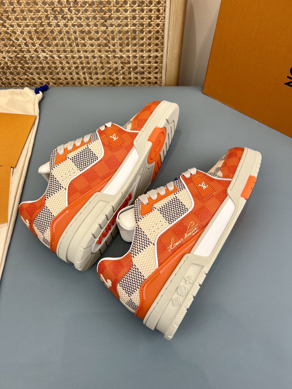 Sneakers Trainer 'Orange Damier' — vue 15