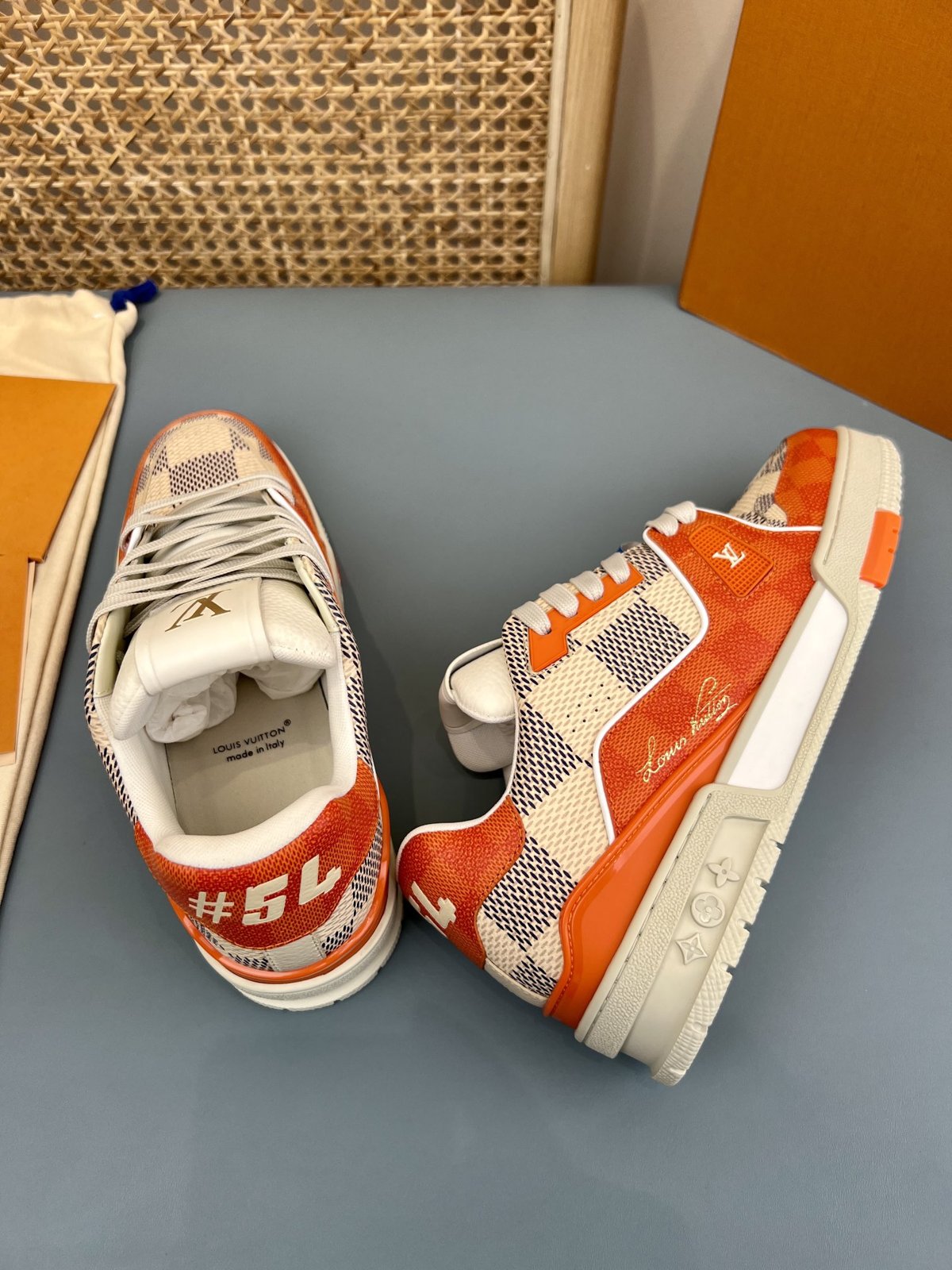 Sneakers Trainer 'Orange Damier' — vue 16