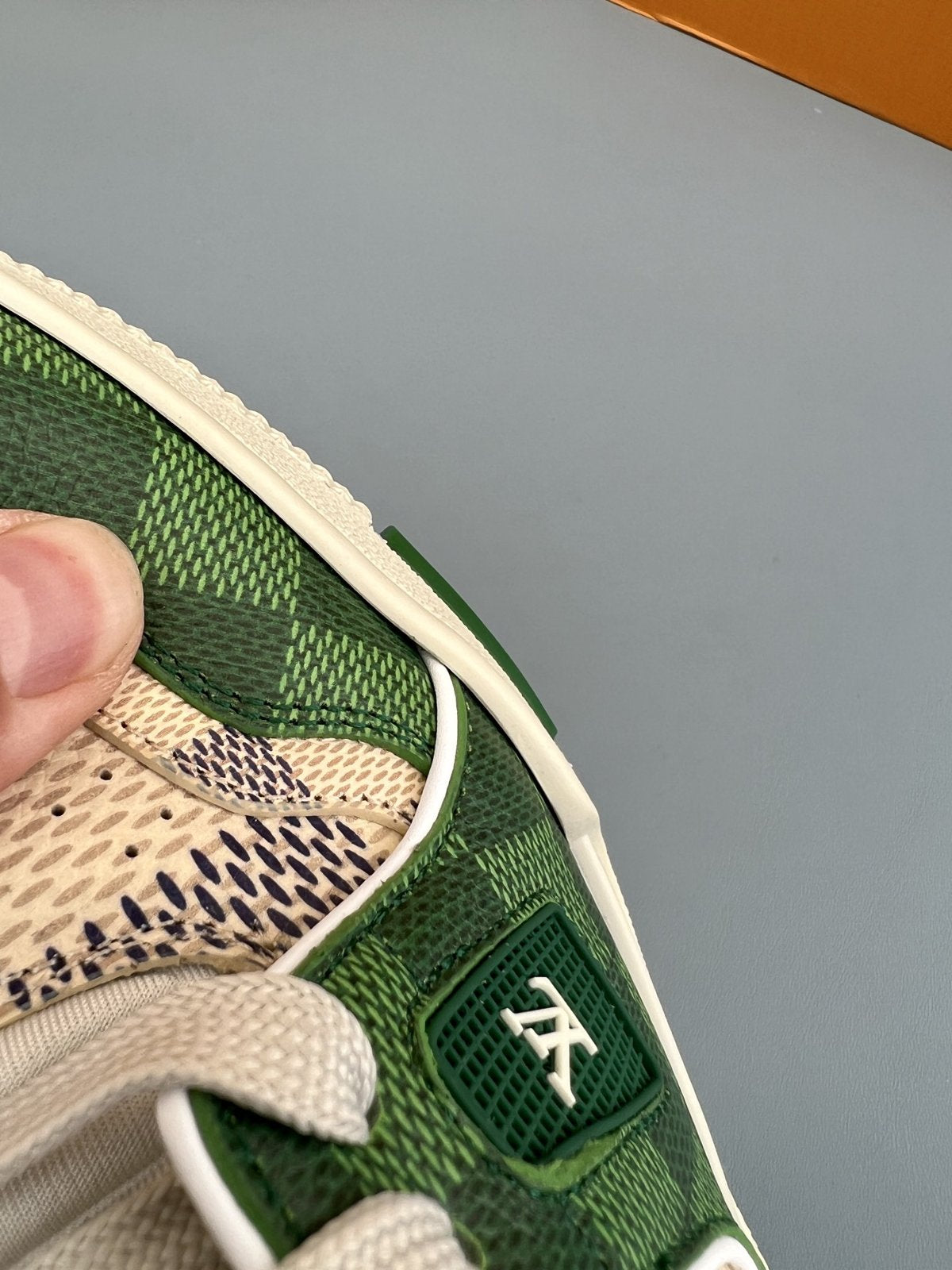 Sneakers Trainer 'Vert Monogram Délavé' — vue 6