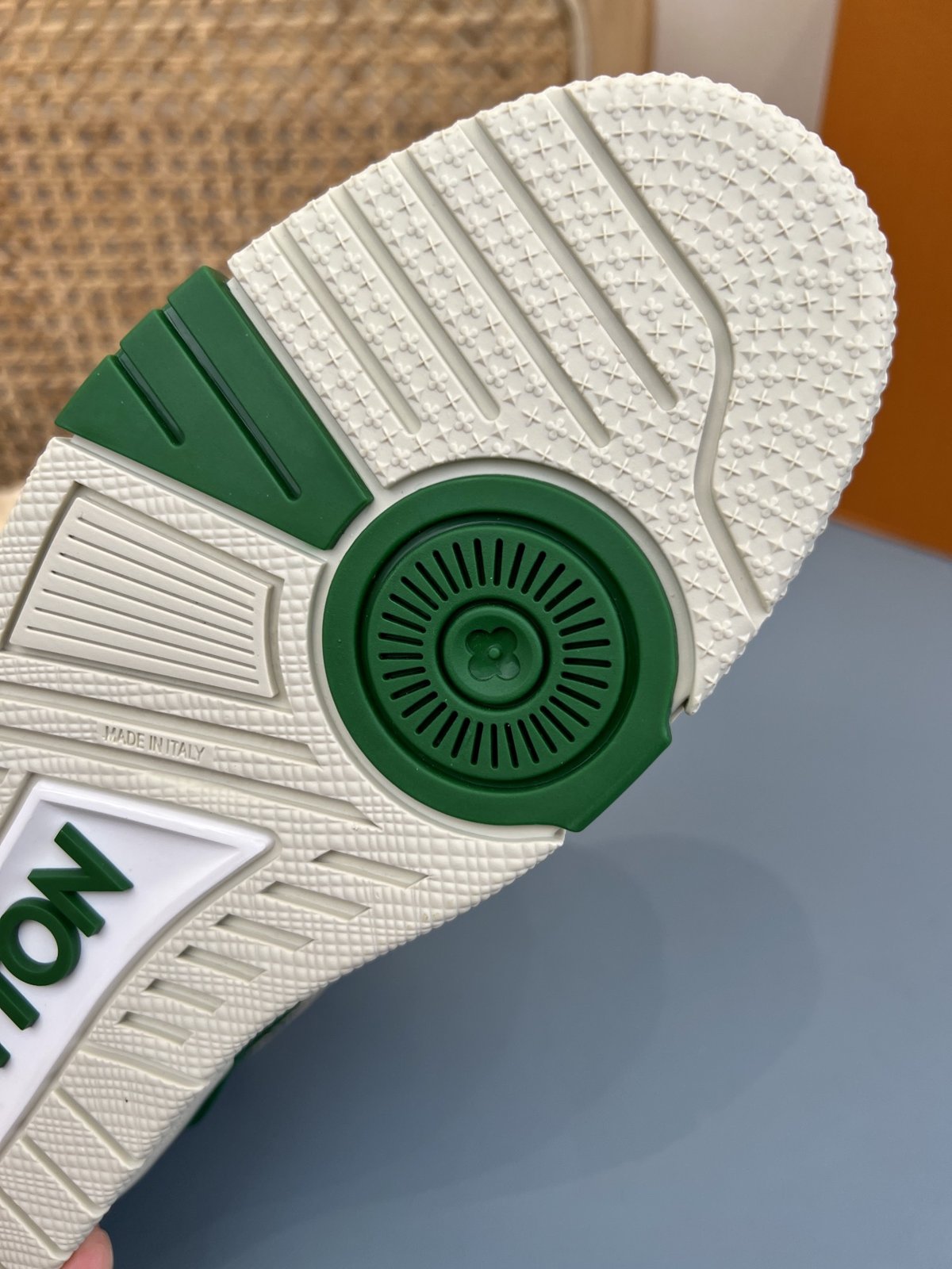 Sneakers Trainer 'Vert Monogram Délavé' — vue 13