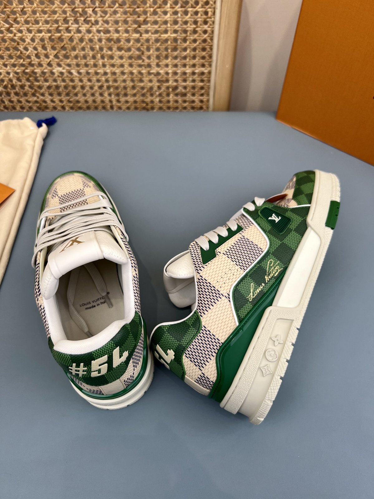 Sneakers Trainer 'Vert Monogram Délavé' — vue 16