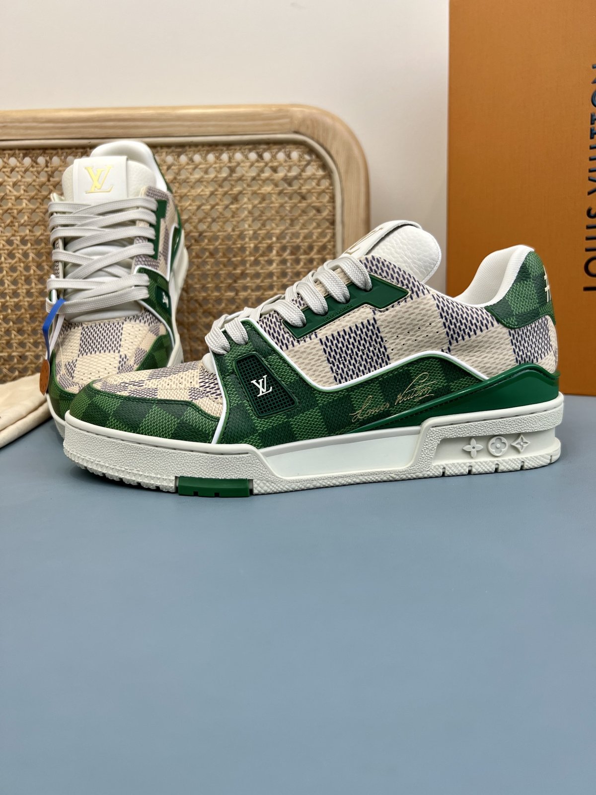 Sneakers Trainer 'Vert Monogram Délavé' — vue 17