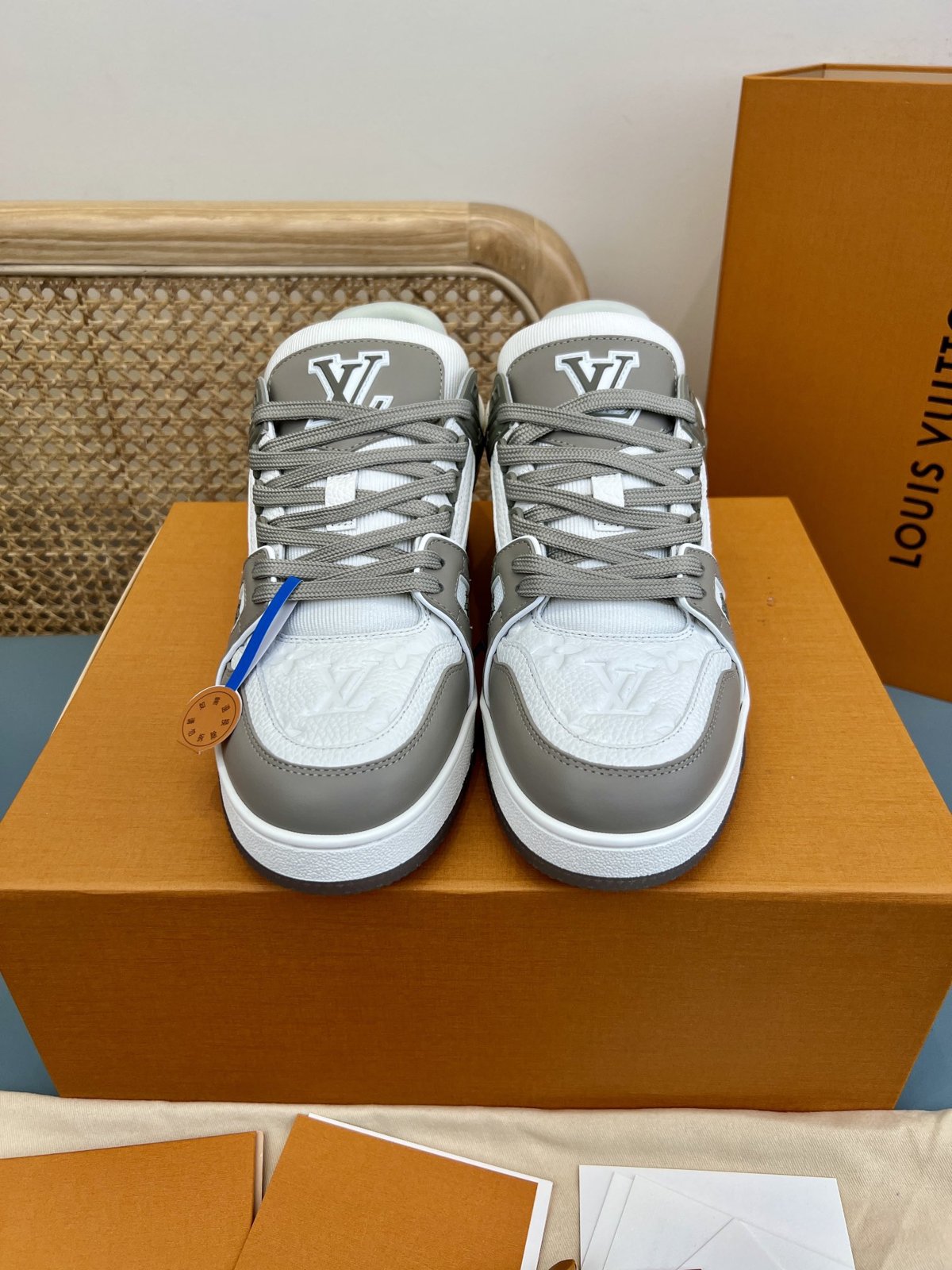 Sneakers Trainer 'Gris Monogram' — vue 4