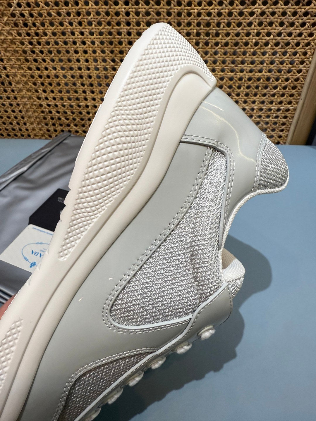Sneakers America's Cup 'Gris Perle Verni' — vue 8