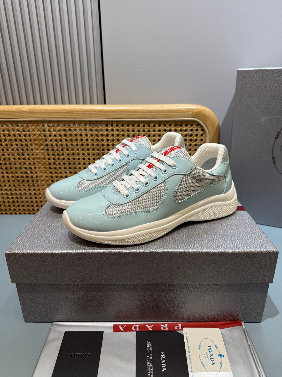 Sneakers America's Cup 'Bleu Ciel Verni' — vue 2