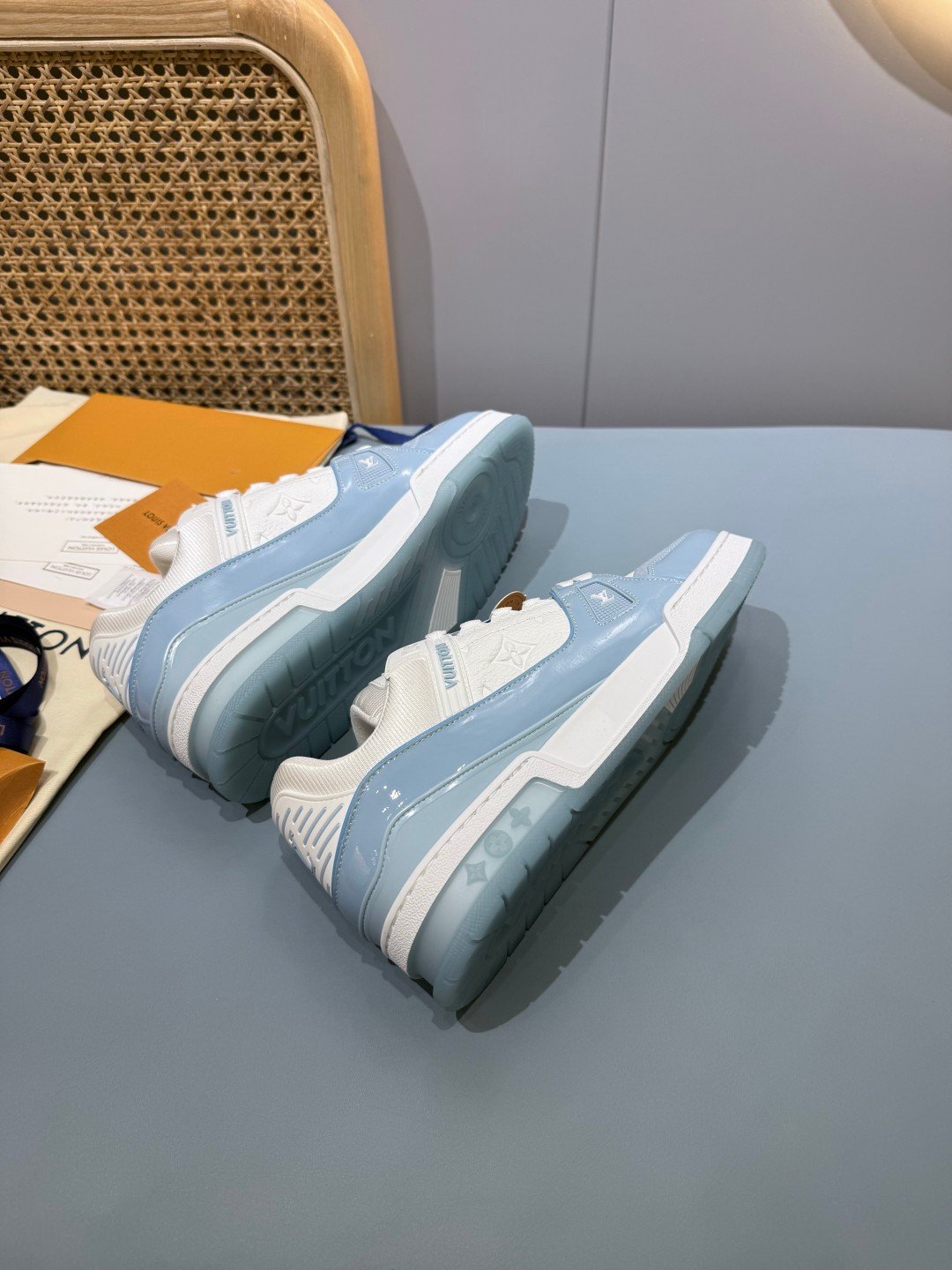 Sneakers Trainer 'Blanc Bleu Ciel' — vue 13