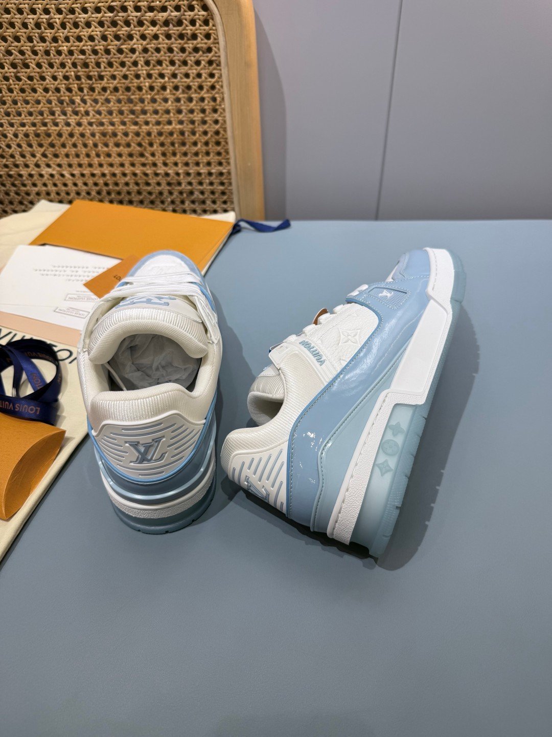Sneakers Trainer 'Blanc Bleu Ciel' — vue 14