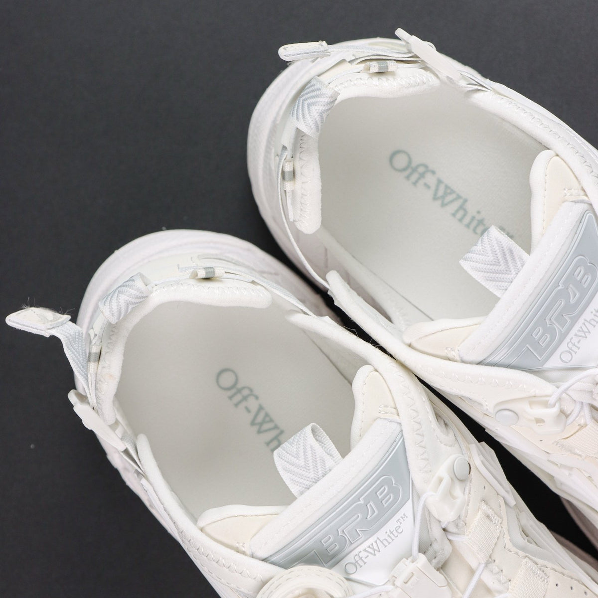 Off-White Be Right Back 'Blanc Intégral' — vue 13