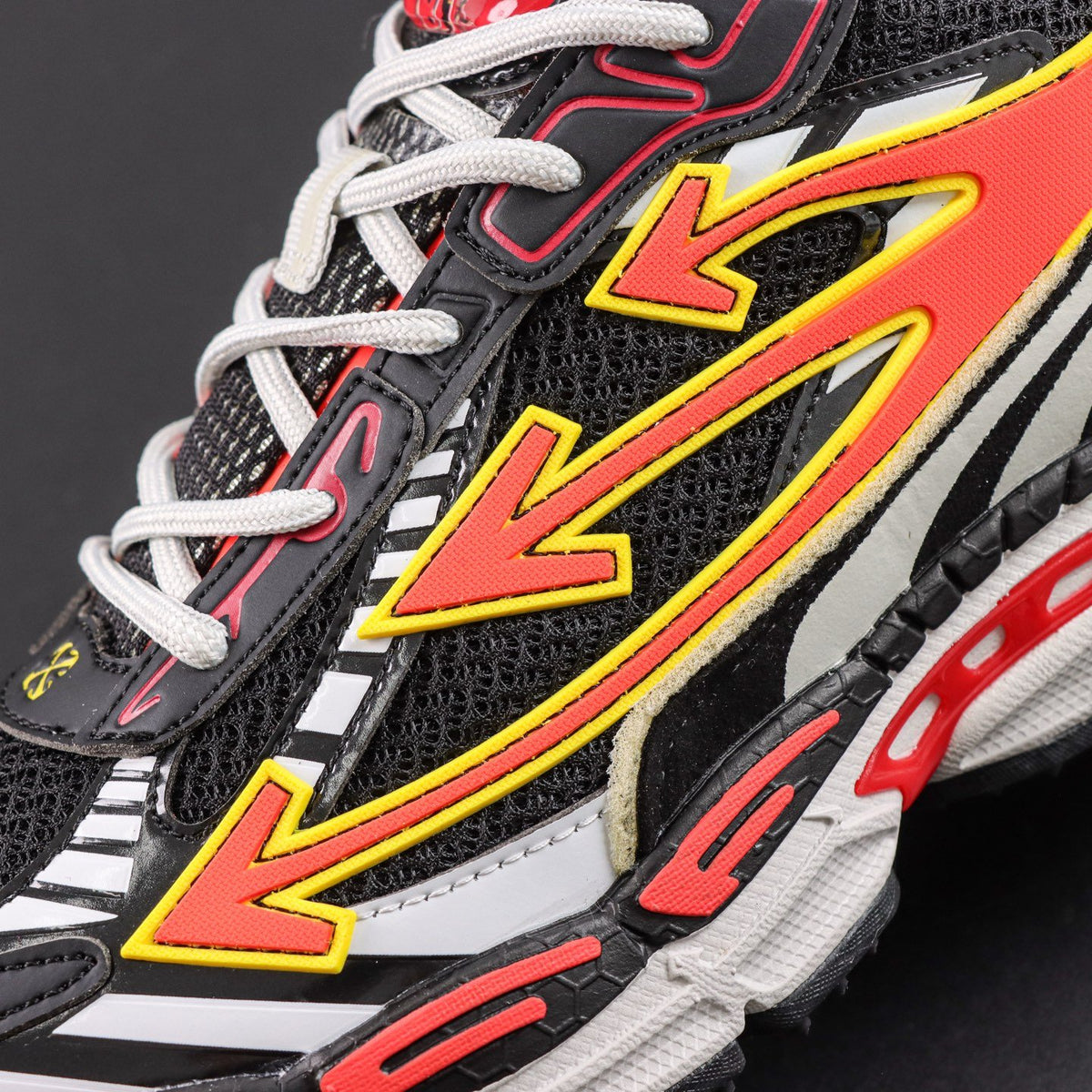 Off-White Be Right Back 'Noir Orange' — vue 8