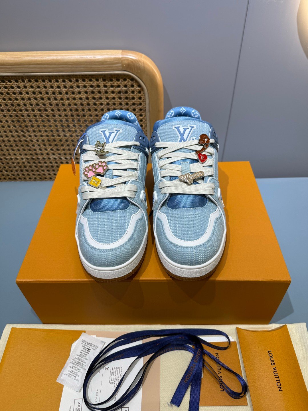 Sneakers Trainer 'Bleu Ciel Denim' — vue 4