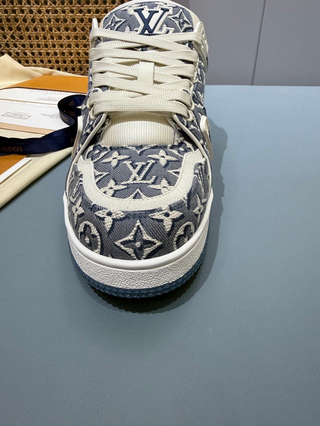 Sneakers Trainer 'Denim Monogram Bleu' — vue 8