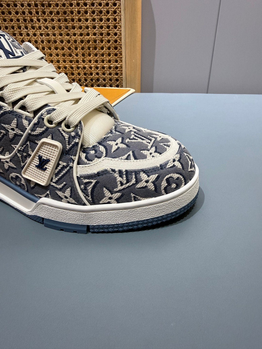 Sneakers Trainer 'Denim Monogram Bleu' — vue 12