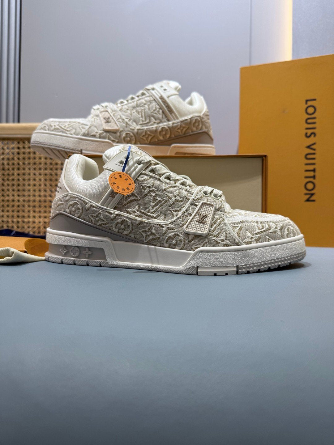 Sneakers Trainer 'Blanc Monogram Brodé' — vue 5