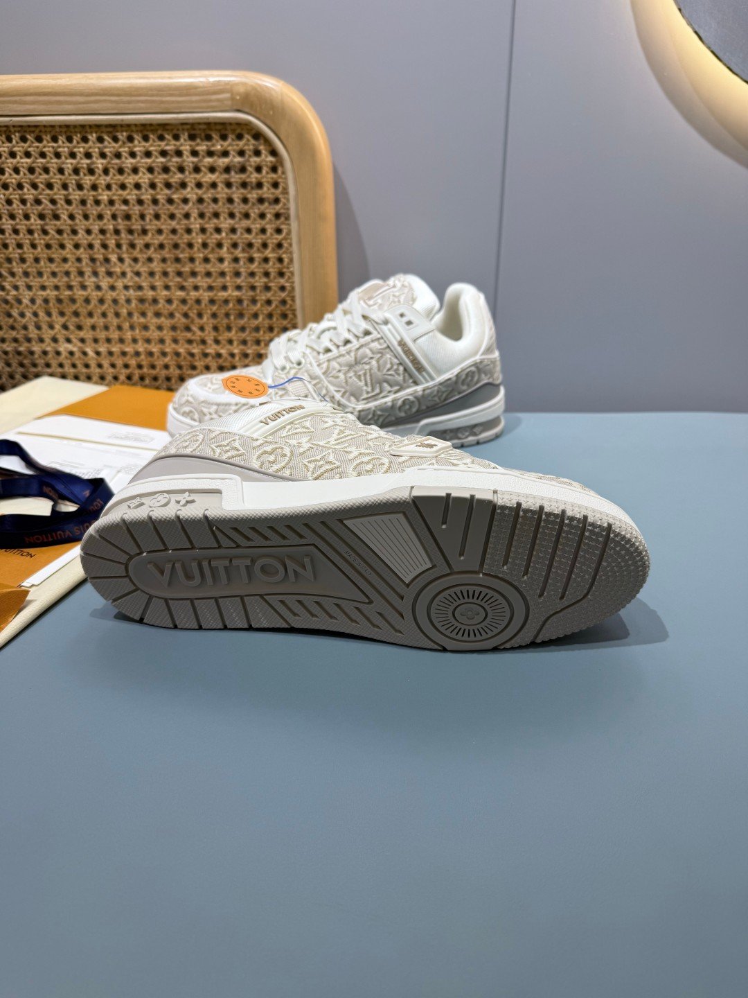 Sneakers Trainer 'Blanc Monogram Brodé' — vue 11