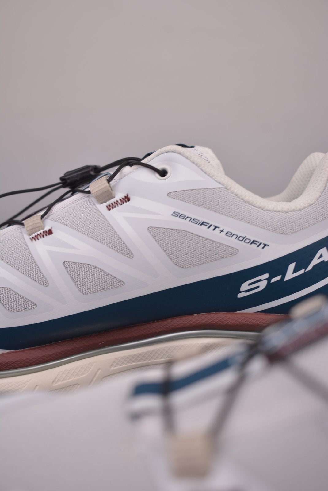 Sneakers Goodbai x XT-6 'White Blue Maroon Brown' — vue 4