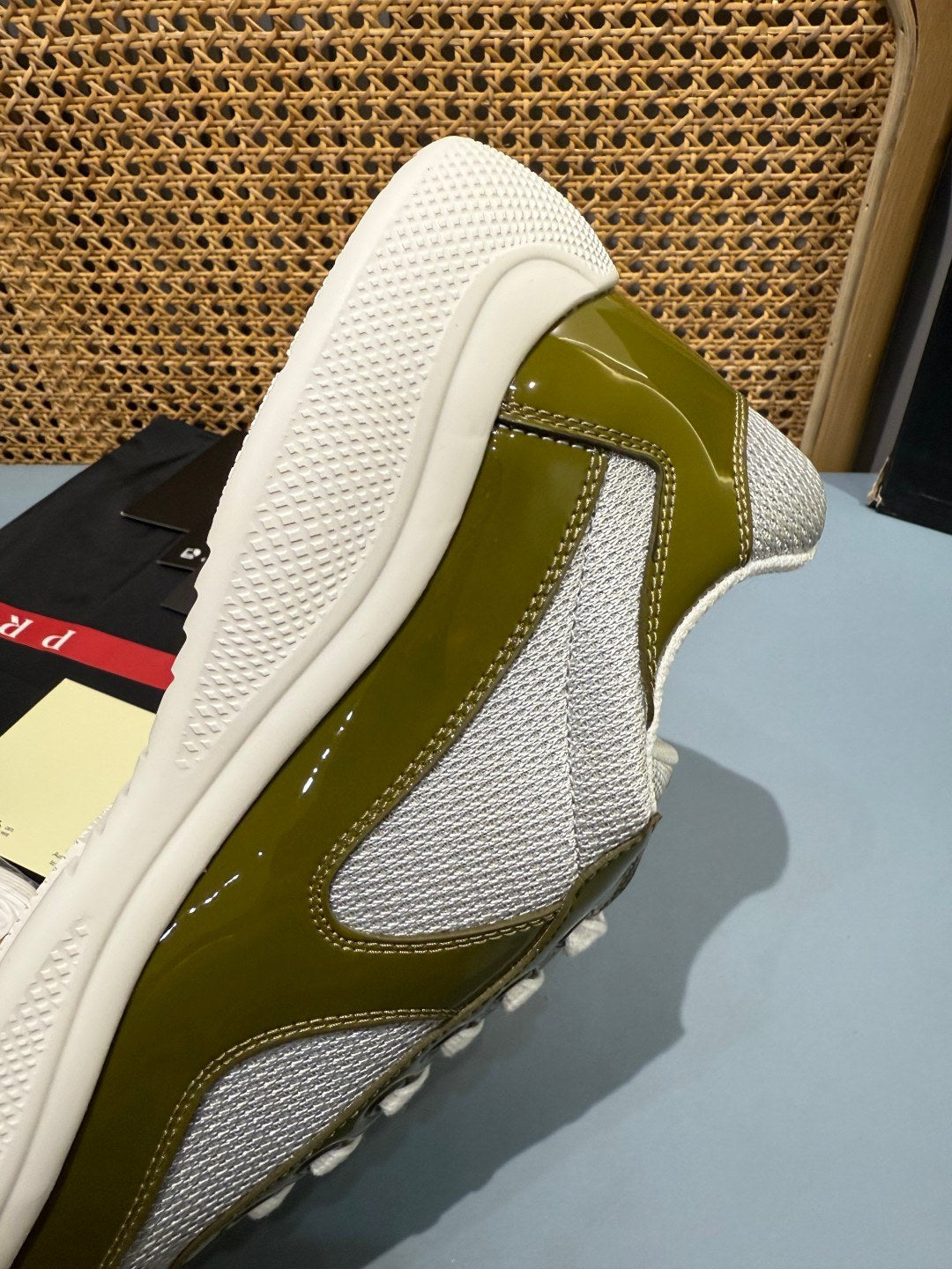 Sneakers America's Cup 'Vert Olive Verni' — vue 8