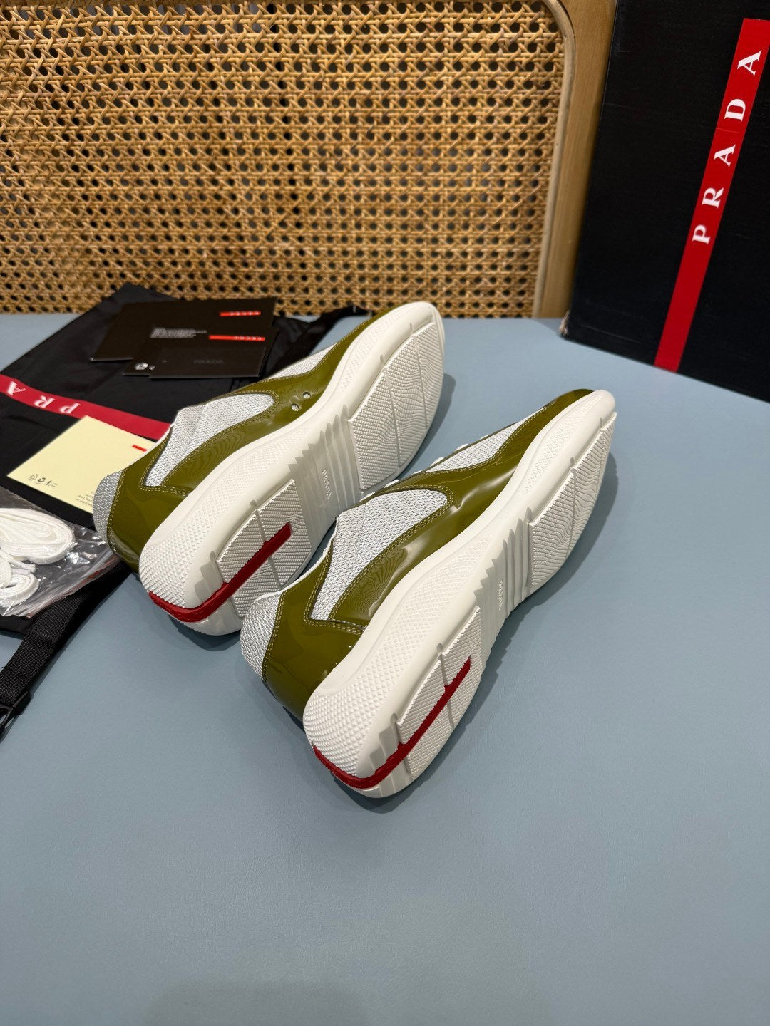 Sneakers America's Cup 'Vert Olive Verni' — vue 10