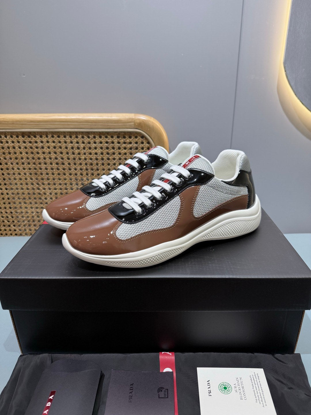 Sneakers America's Cup 'Marron Verni' — vue 2