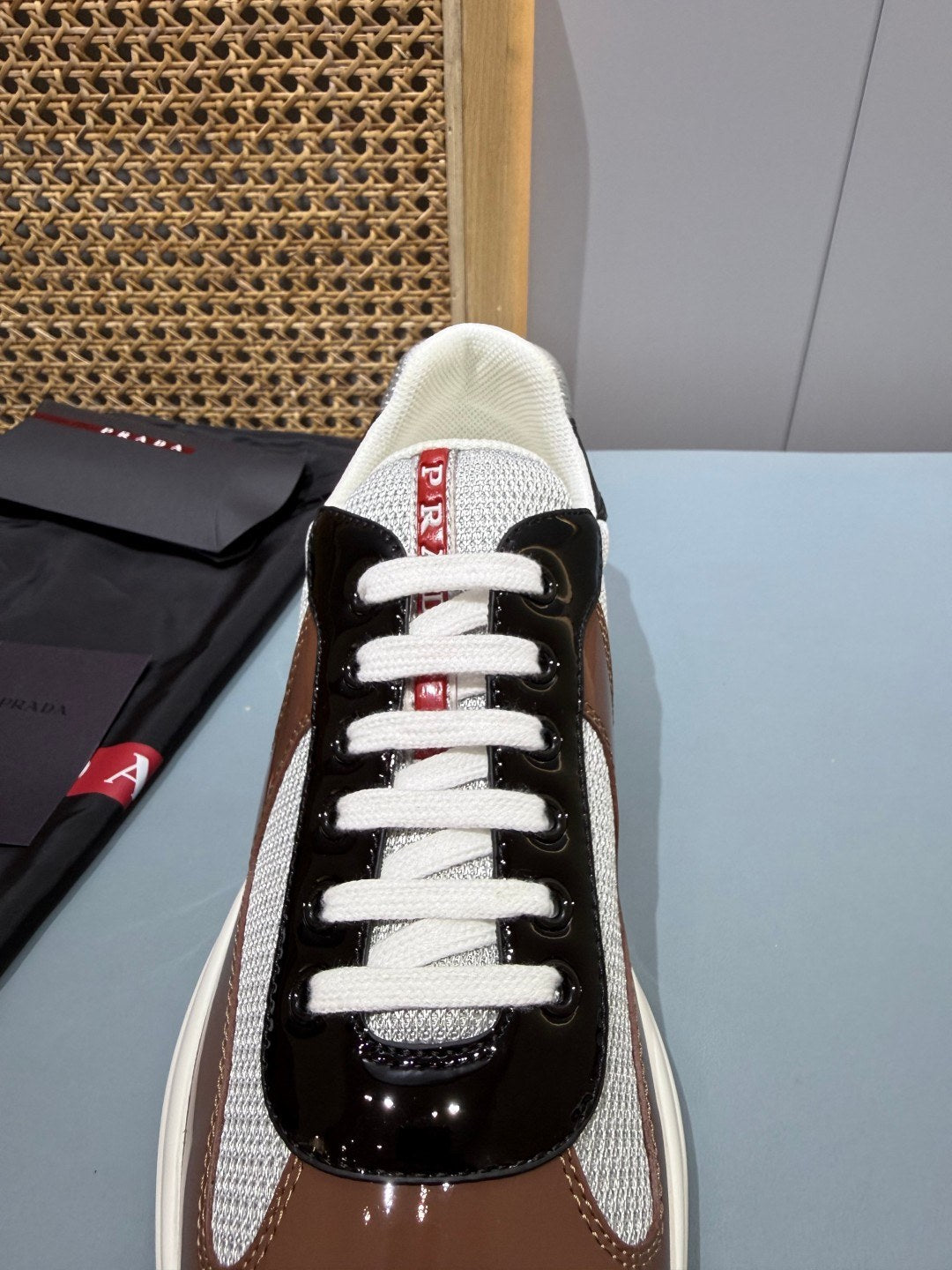 Sneakers America's Cup 'Marron Verni' — vue 4