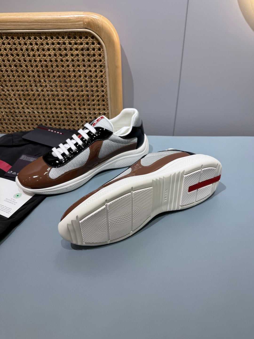 Sneakers America's Cup 'Marron Verni' — vue 10