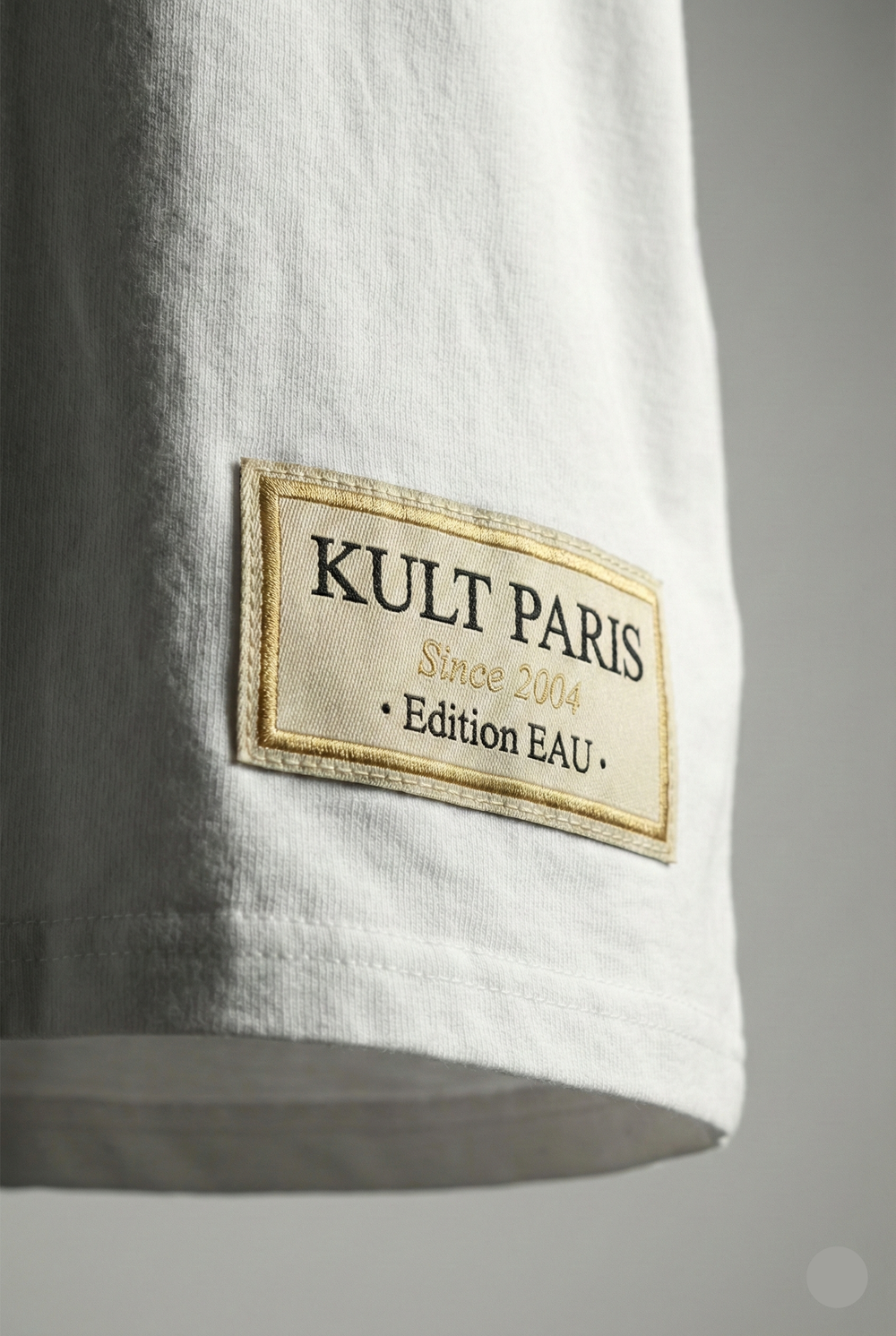 T-shirt Oversized Blanc 'Abu Dhabi Majesty' — Édition Limitée