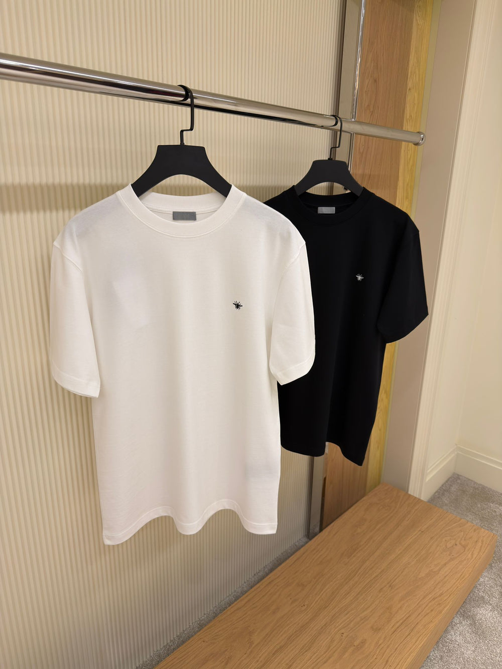 T-shirt Brodé Abeille — Coton Premium