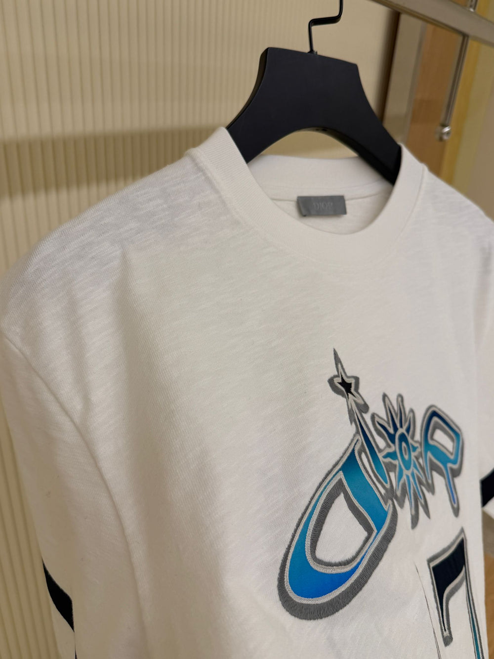 T-shirt Brodé Relief — Coton Premium Blanc