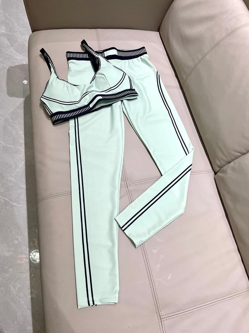 Ensemble Yoga Alo