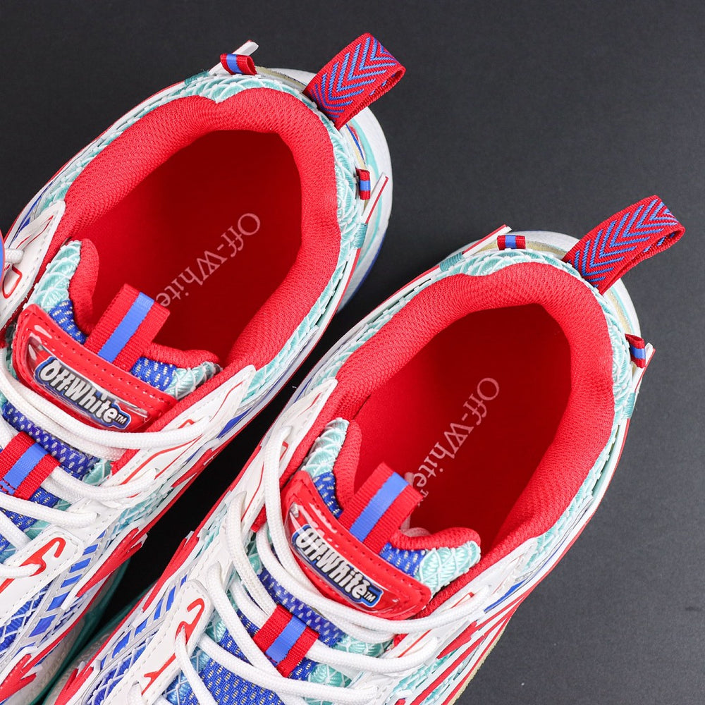 Sneaker Off W. Be Right Back