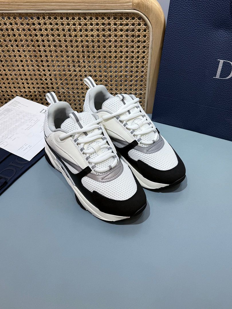 Sneakers B22