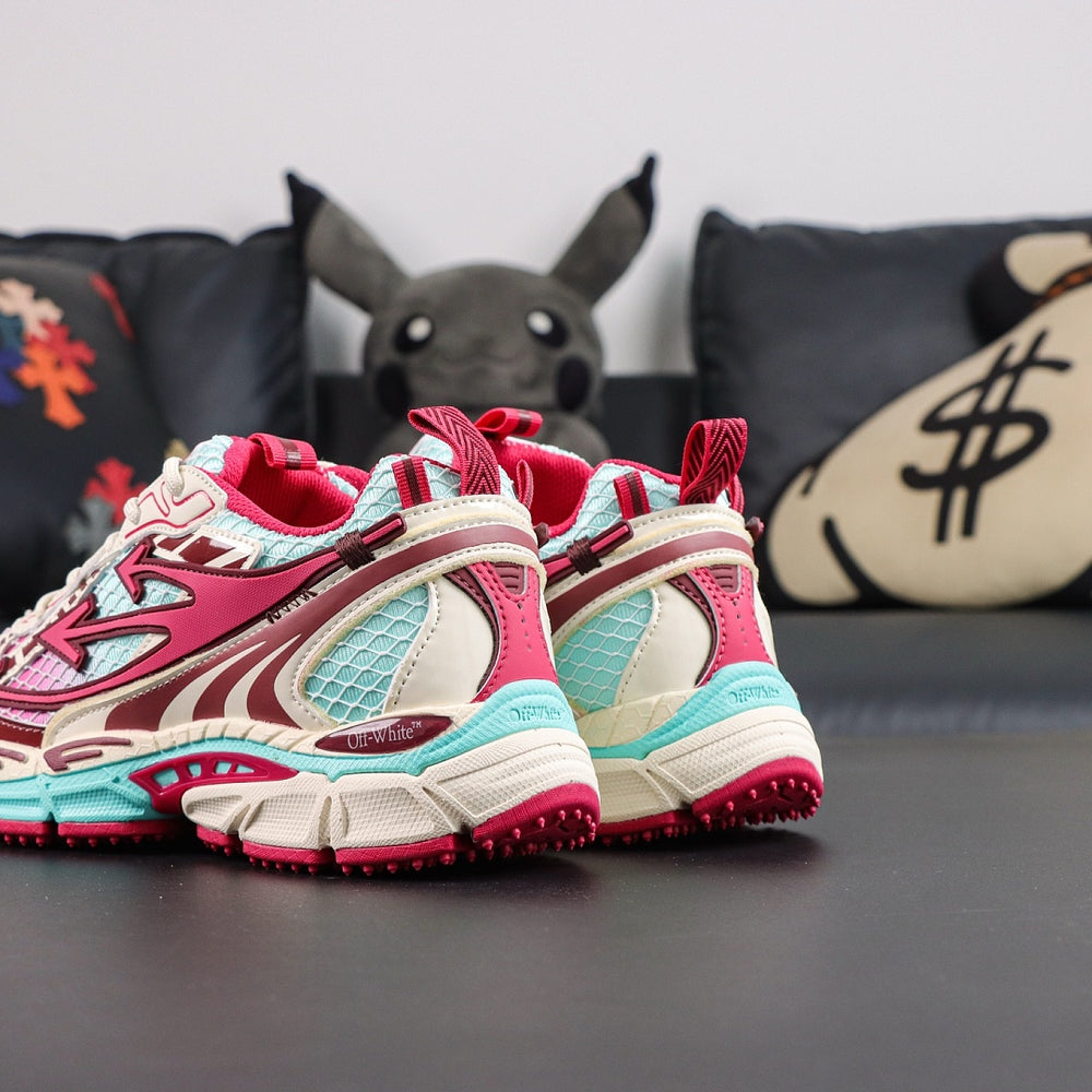 Sneaker Off W. Be Right Back