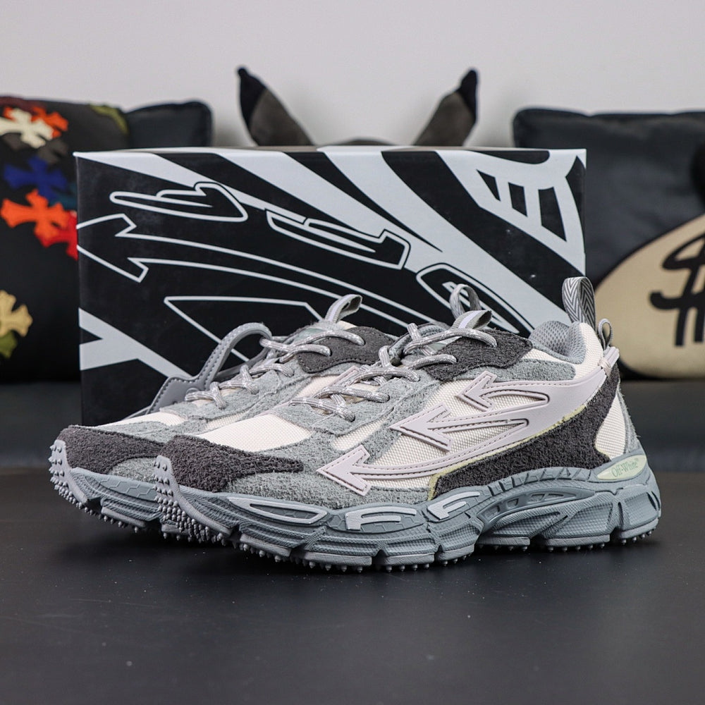 Sneaker Off W. Be Right Back