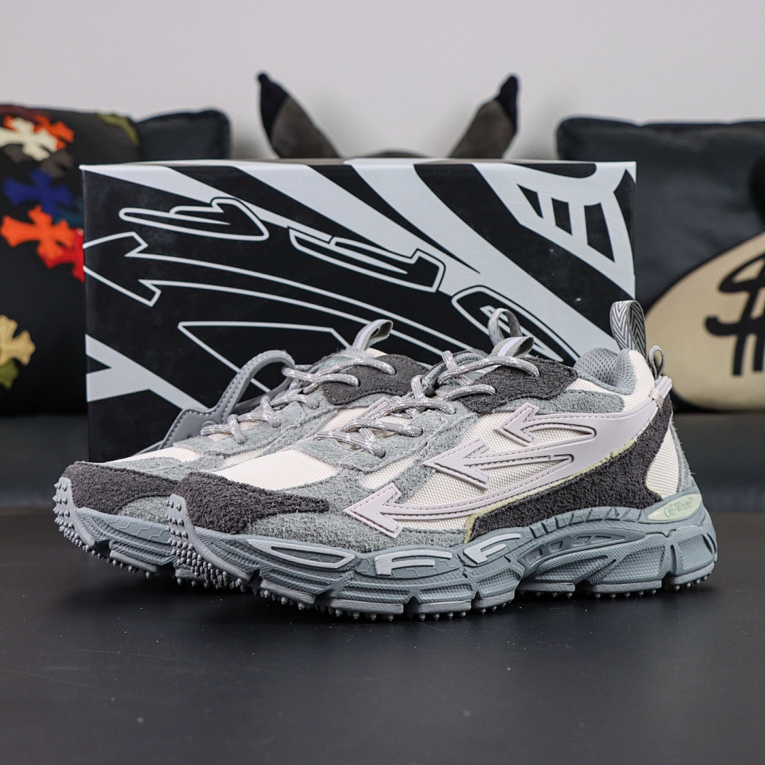 Sneaker Off W. Be Right Back