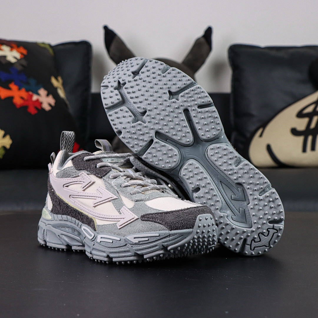Sneaker Off W. Be Right Back