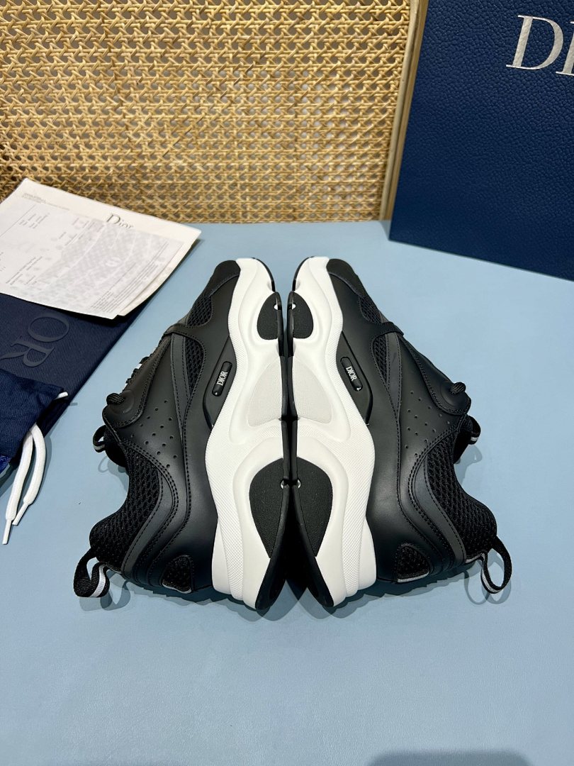 Sneakers B22